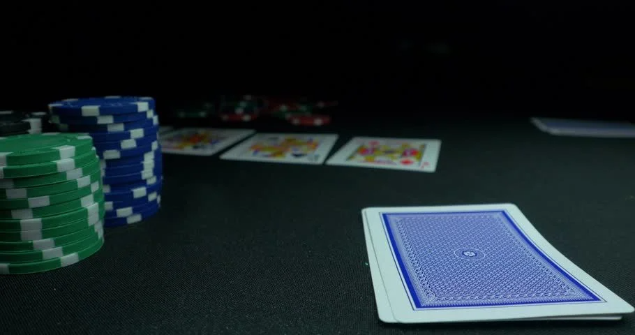 5 card poker in dark