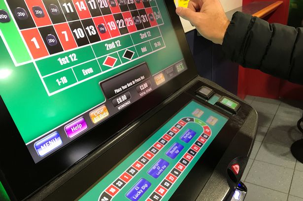 A man gambles roulette websites